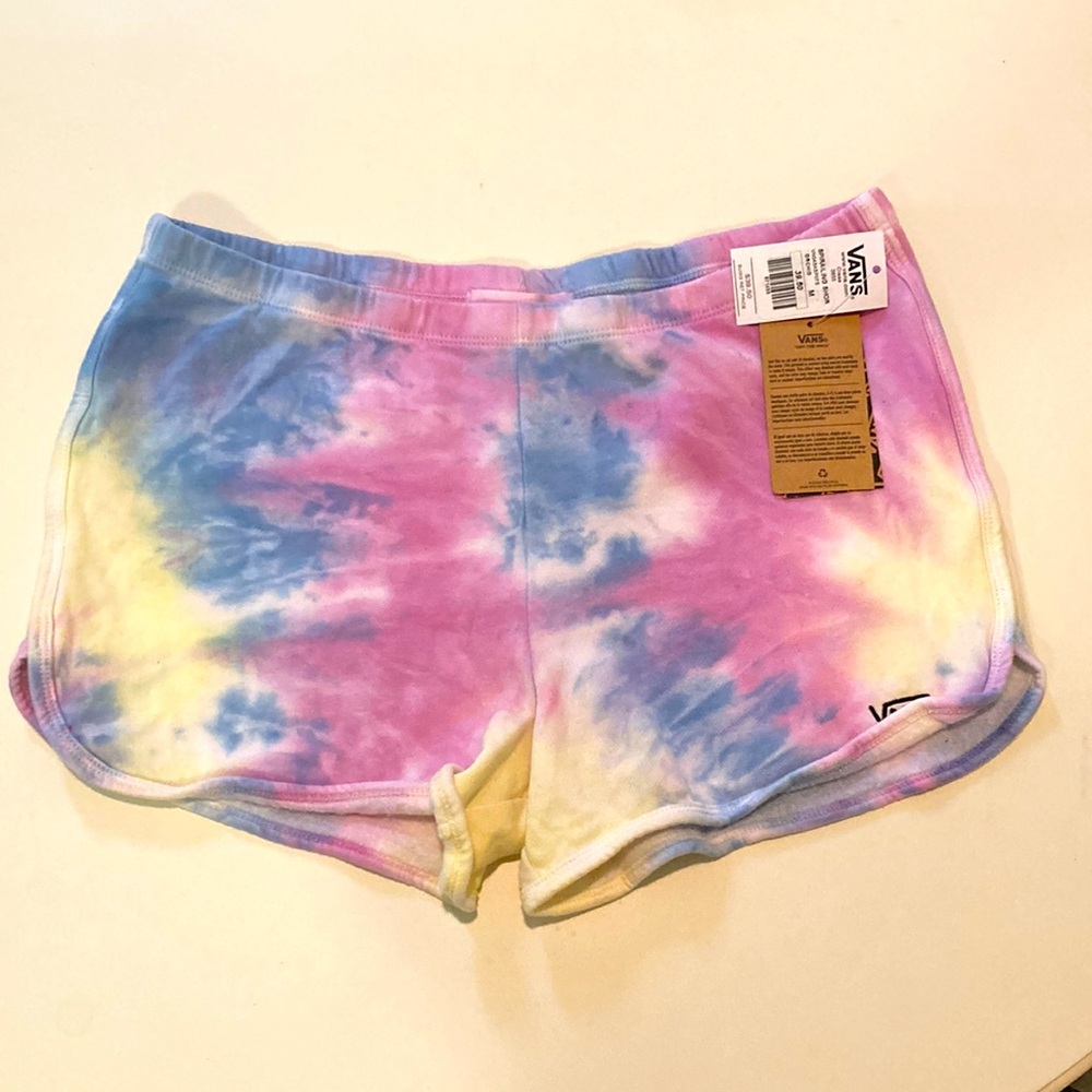 NWT 🌸 Vans Orchid Tie Dye Shorts